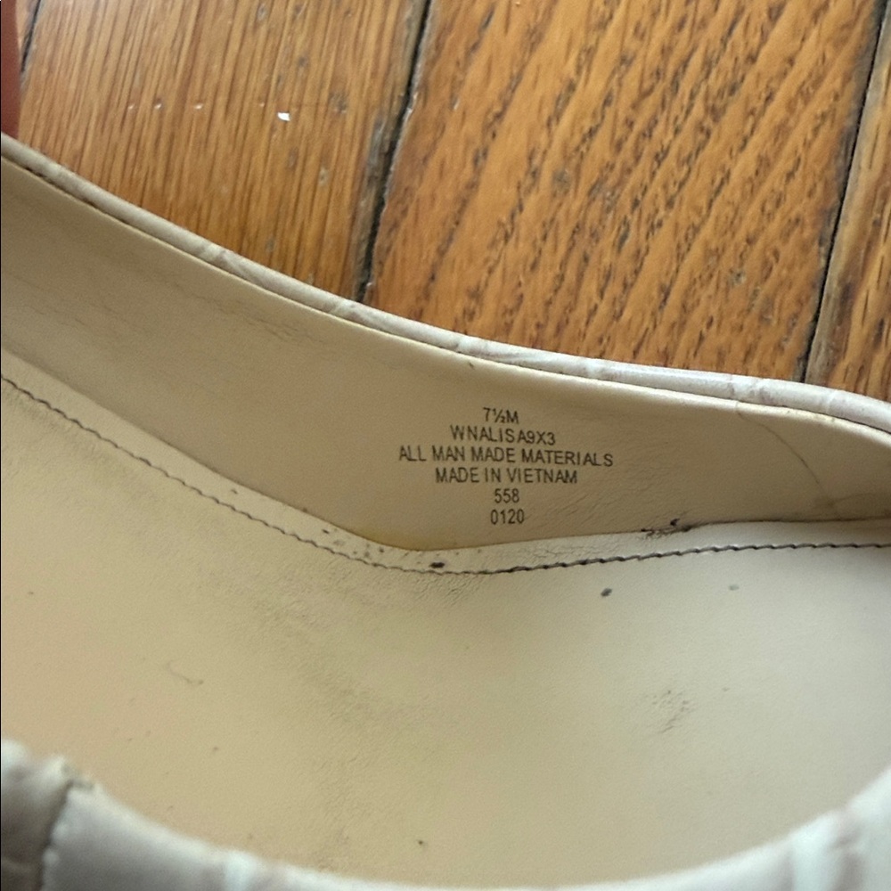 Nine West croc embossed cream Block Heel Pumps 7.5 - Picture 6 of 8